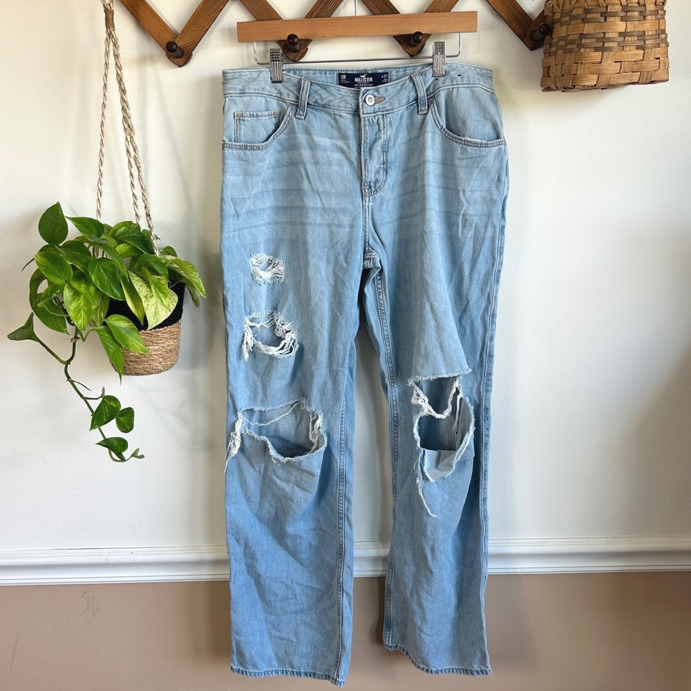 Hollister Low-Rise Dad Jean Light Wash Distressed Ripped Denim 13R W31 L31